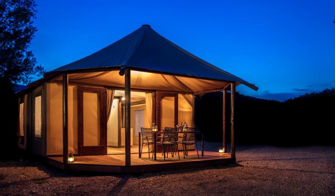 Glamping Tents And Mobile Homes Trasorka Veli Lošinj Zewnętrze zdjęcie