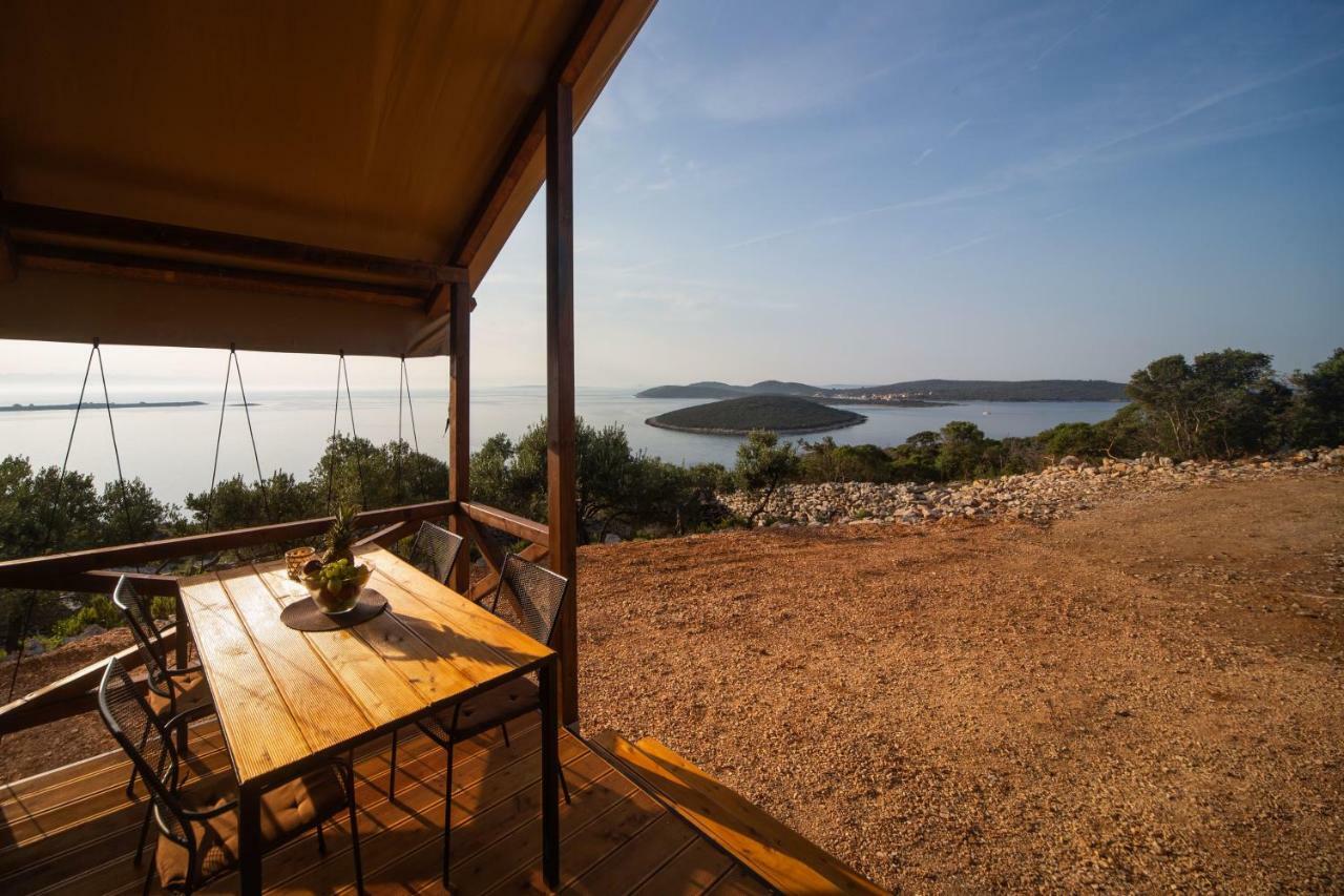 Glamping Tents And Mobile Homes Trasorka Veli Lošinj Zewnętrze zdjęcie