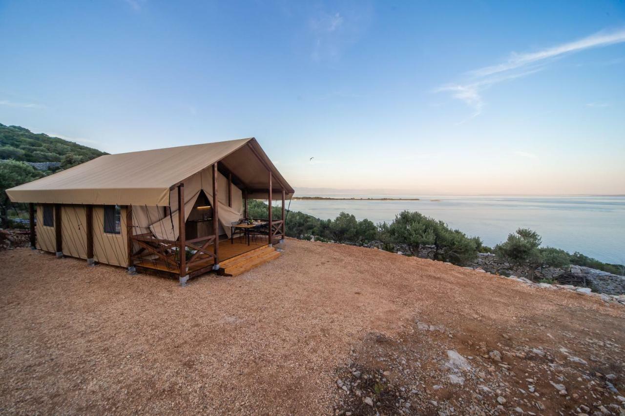 Glamping Tents And Mobile Homes Trasorka Veli Lošinj Zewnętrze zdjęcie