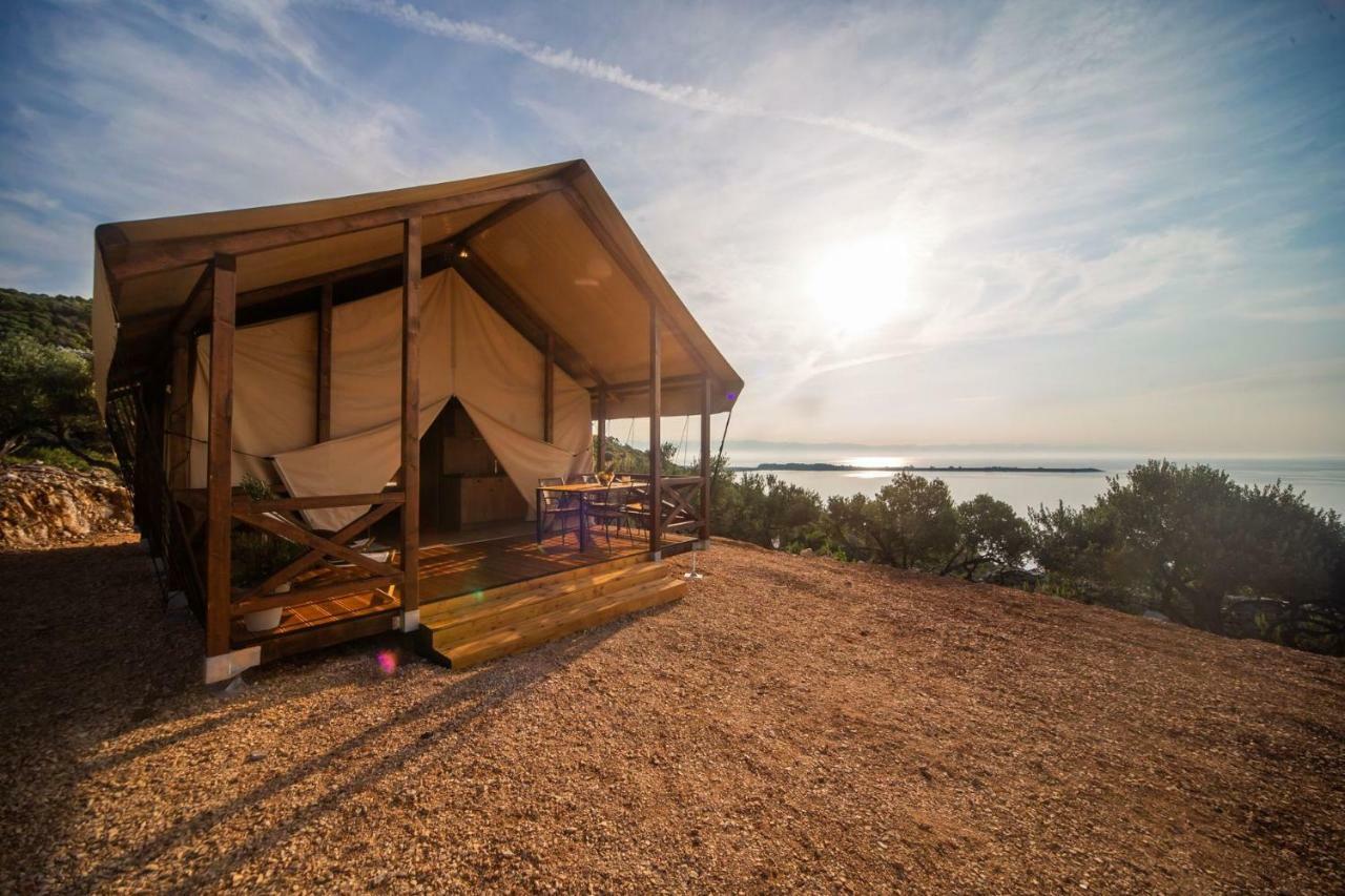 Glamping Tents And Mobile Homes Trasorka Veli Lošinj Zewnętrze zdjęcie