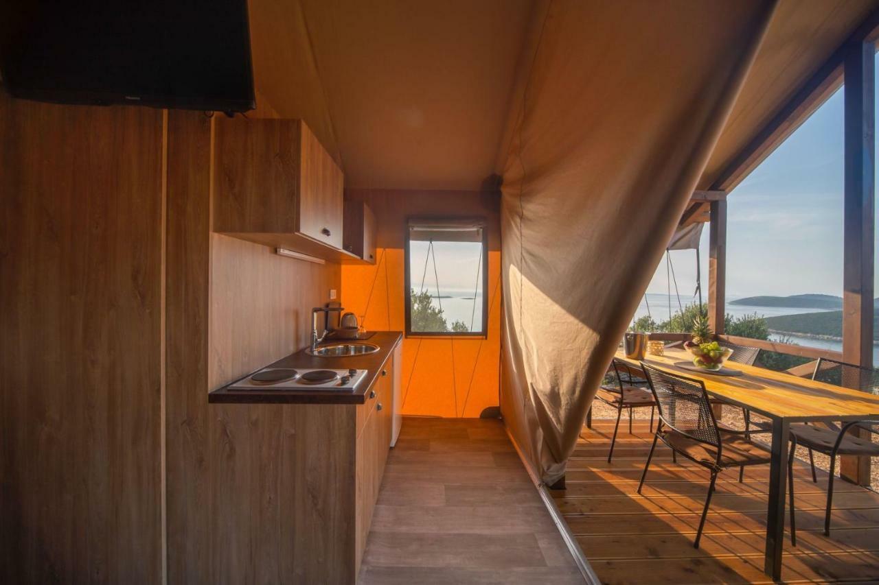 Glamping Tents And Mobile Homes Trasorka Veli Lošinj Zewnętrze zdjęcie